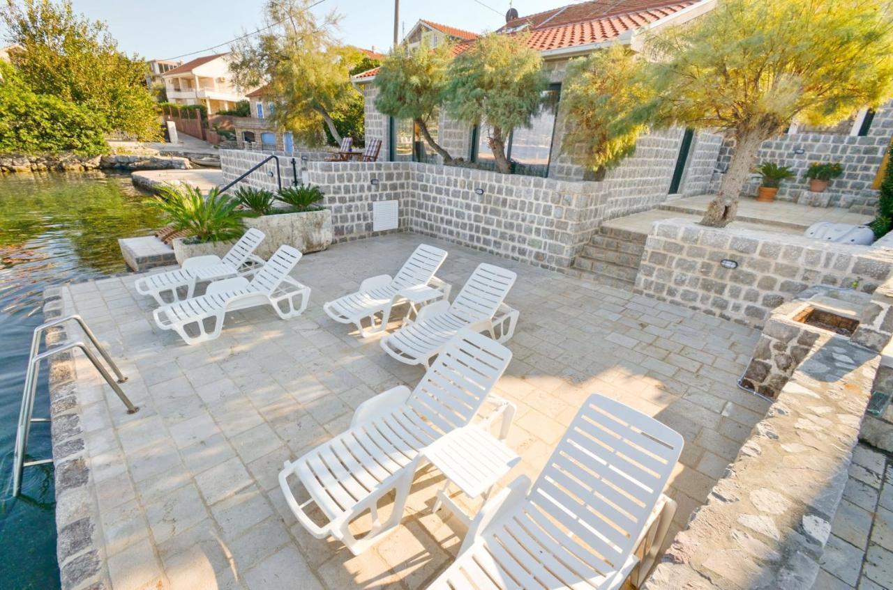 Leut Stone Residence Тиват Экстерьер фото