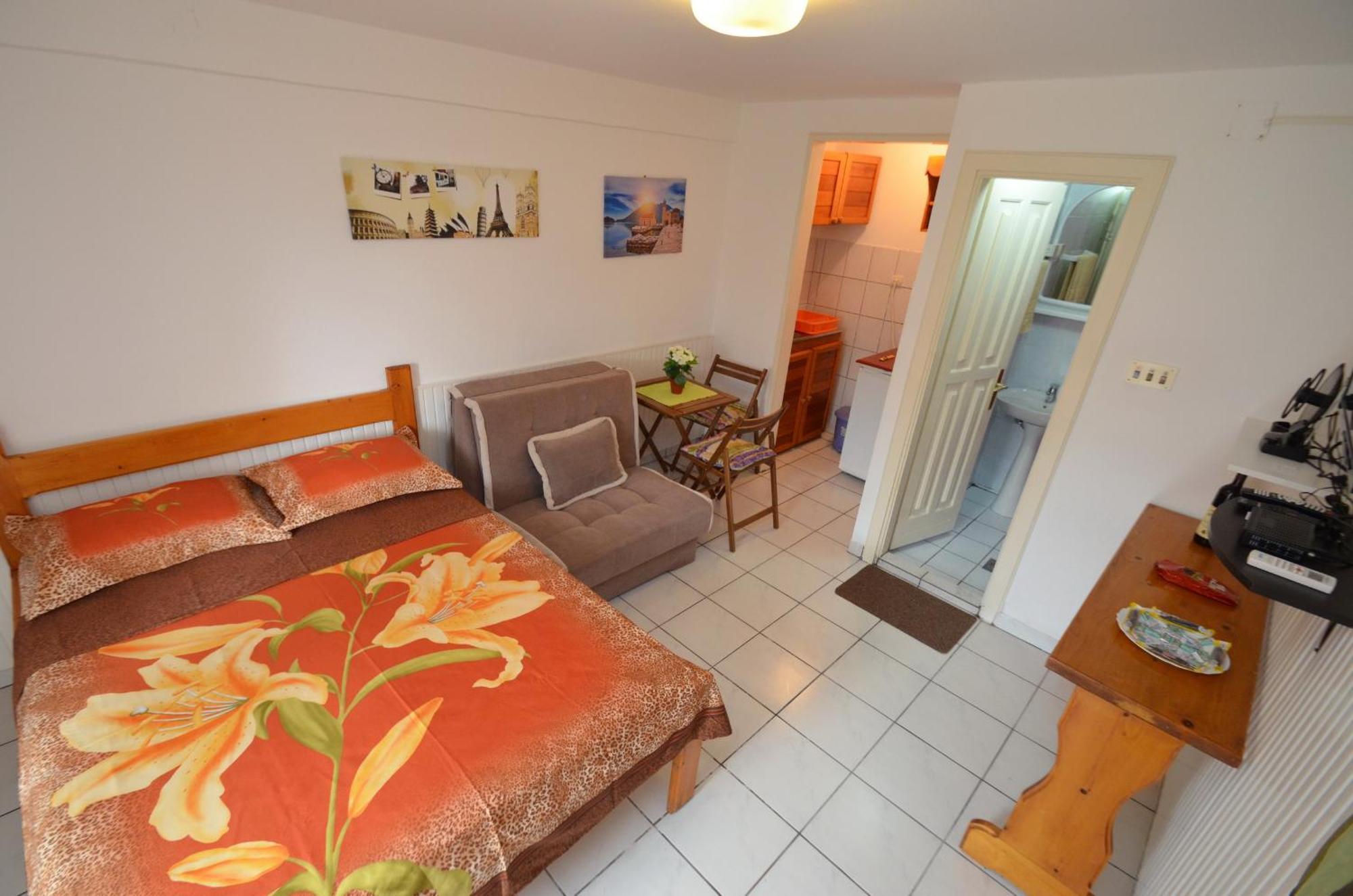 Leut Stone Residence Тиват Номер фото